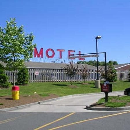 Mayflower Motel מילפורד מראה חיצוני תמונה