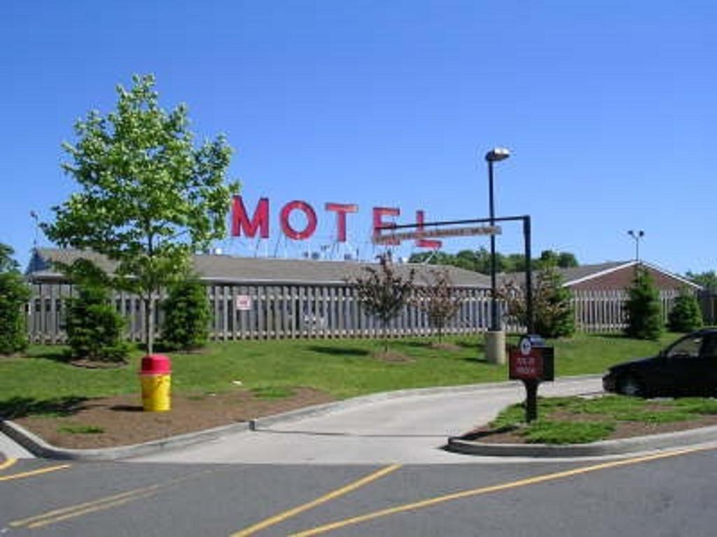 Mayflower Motel מילפורד מראה חיצוני תמונה